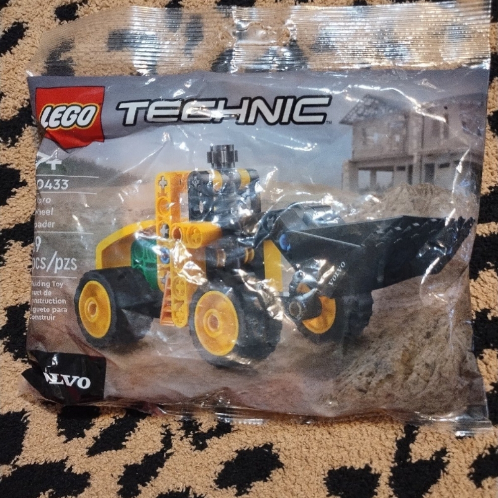 LEGO Technic Volvo Wheel Loader